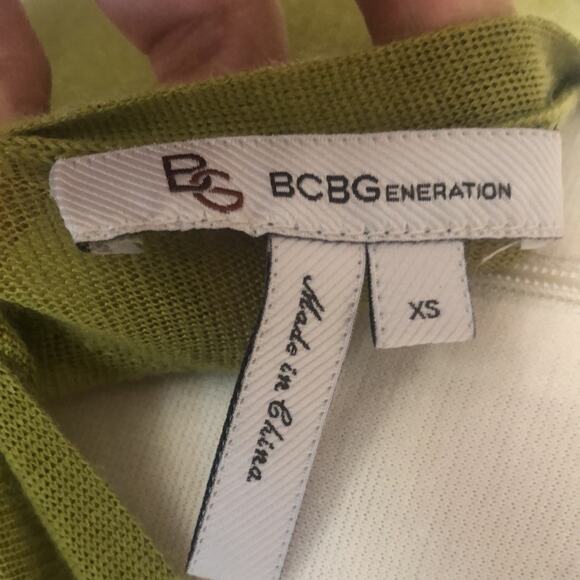 BCBG Sheer Olive Green V-Neck Pullover Sweater Wool Blend XS Long Sleeve Knit - Picture 7 of 9